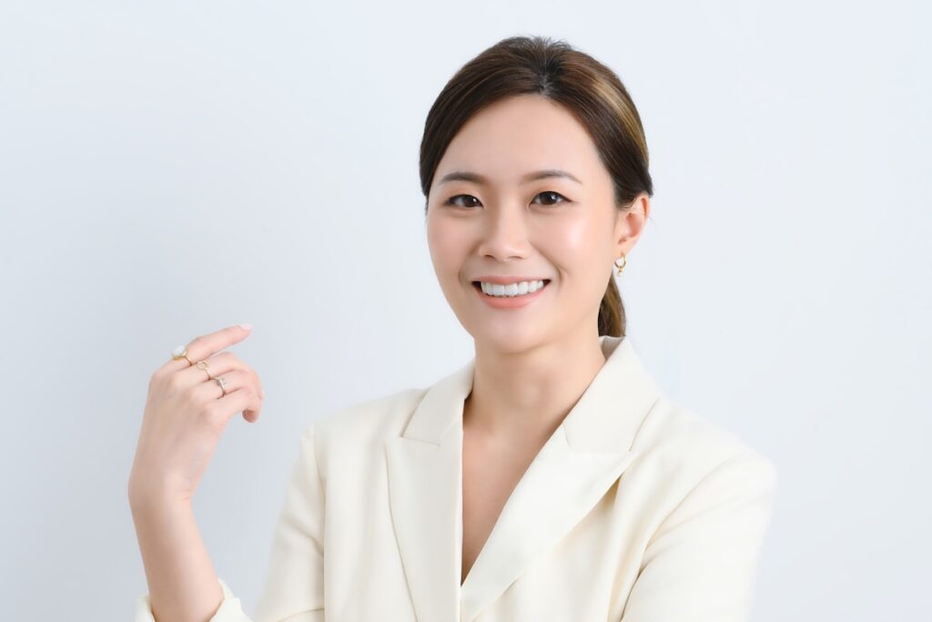 牙齒染色-牙齒黃-陶瓷貼片-佐編茶水間-Zoey-推薦-台北-許家榕醫師